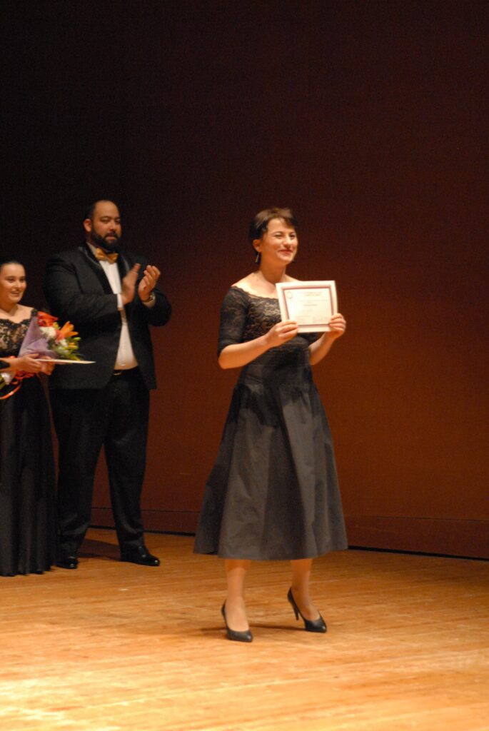 Olga Syniakova primer premio | Amigos Ópera Santiago