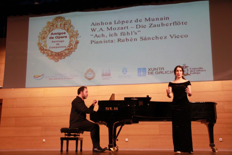 Ainhoa Lopez de Munain | Amigos Ópera Santiago